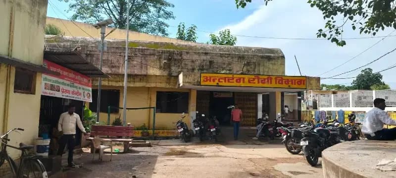 ट्रेन इंजन की चपेट में आने से युवक गंभीर, सीएचसी दुद्धी में भर्ती