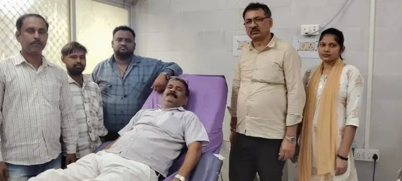 मुस्ताक भाई के लिए रक्तवीरों ने बढ़ाया मदद का हाथ