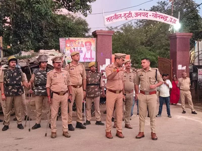 जन्माष्टमी विसर्जन जुलूस को लेकर दुद्धी में पुलिस की कड़ी सुरक्षा व्यवस्था, एएसपी ऑपरेशन ने लिया जायजा