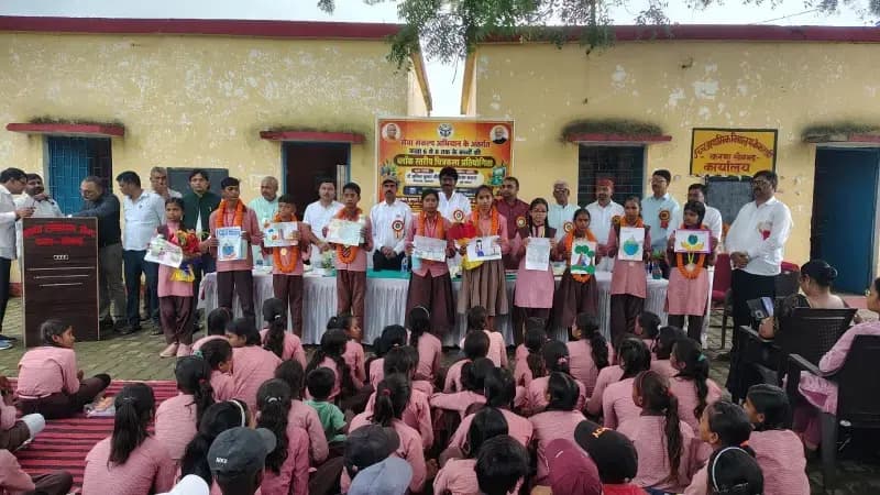 चित्रकला प्रतियोगिता में साक्षी चौहान बनीं करमा ब्लॉक की विजेता
