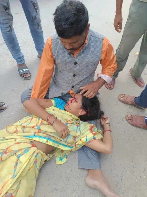 खूनी खेल: पुरानी रंजिश को लेकर खूनी खेल, खून से लथपथ मिला महिला व पुरुष, धारदार हथियार से दो घायल