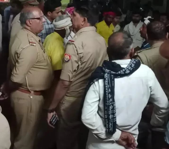 Road Accident:अज्ञात वाहन की चपेट में बाइक सवार दो युवकों की मौत