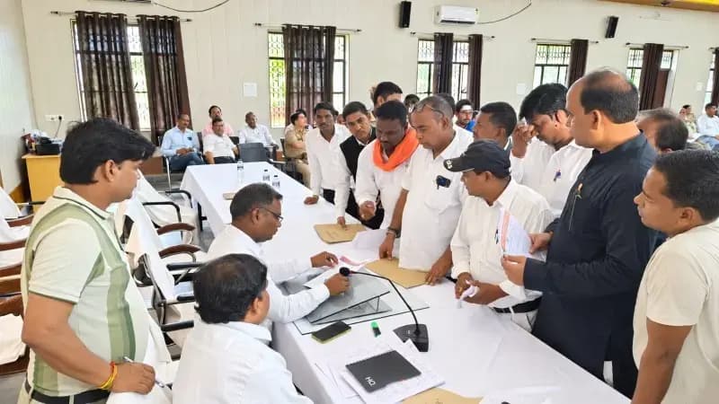दुद्धी - हर घर जल योजना में पेयजल आपूर्ति सुनिश्चित कराने की मांग, तहसील दिवस में सौंपा प्रार्थना पत्र