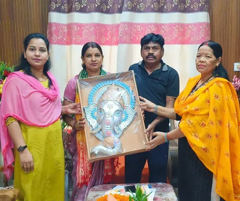 नवनियुक्त भाजपा महिला मोर्चा जिलाध्यक्ष आशा विश्वकर्मा का राज्यमंत्री ने किया स्वागत