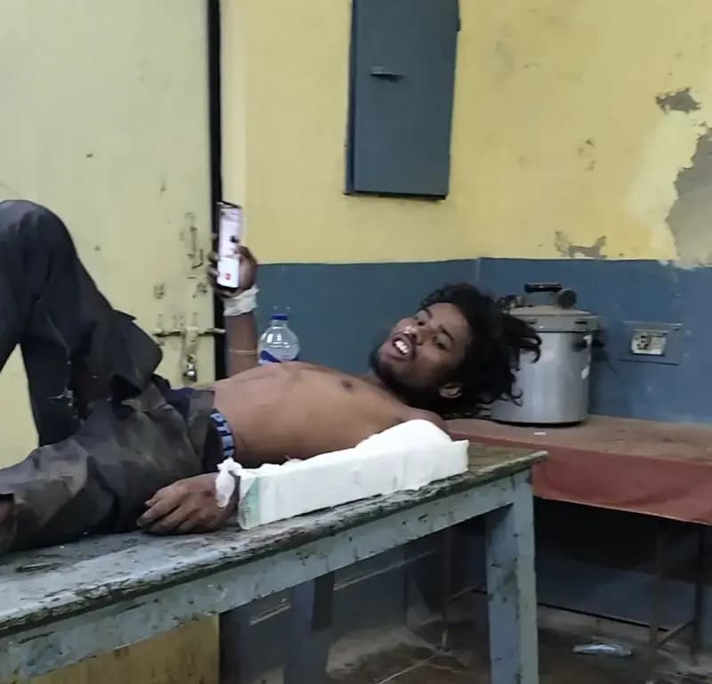 हाइवा से पास लेने में बाइक अनियंत्रित ,युवक गंभीर,रेफर