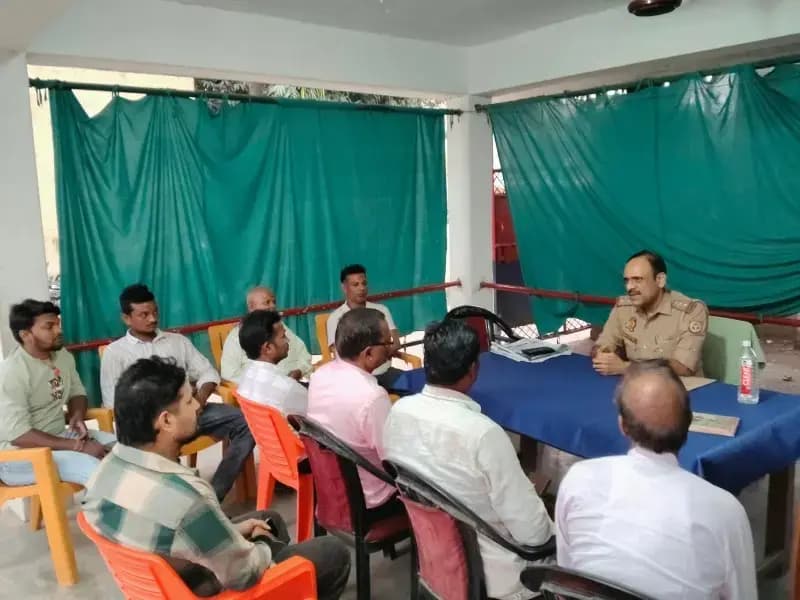 नवरात्र एवं विजयादशमी को लेकर डीजे संचालकों संग बैठक कर प्रभारी निरीक्षक कोतवाली दुद्धी ने दिशा निर्देश जारी किया