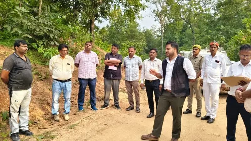 14 किमी सड़क निर्माण की धीमी प्रगति पर कार्रवाई, ठेकेदार पर 20 लाख रुपये की पेनल्टी, दो माह में कार्य पूरा करने का अल्टीमेटम