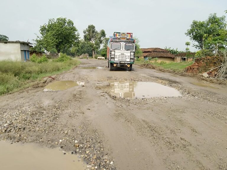 विंढमगंज से दुद्धी तक NH75 का हुआ खस्ता हाल