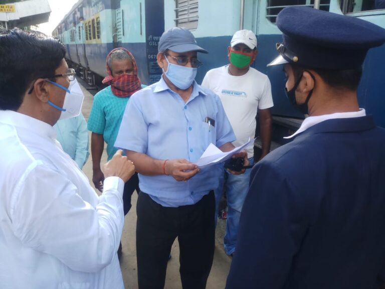 रेलवे लाइन दोहरीकरण के दौरान रास्ता बाधित होने के कारण आवागमन में होने वाली परेशानी को लेकर रेलवे सीनियर डिवीजन अधिकारी को लिखा पत्र।