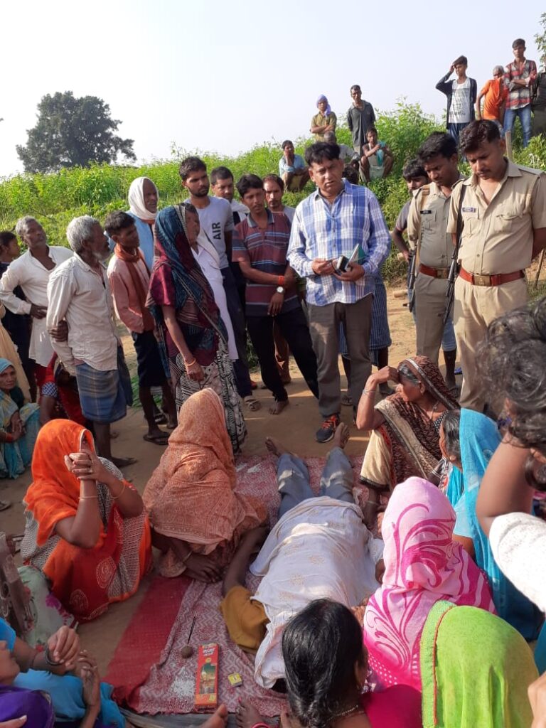 भौरों के दंश से एक ही परिवार के एक नाबालिग समेत दो की मौत।