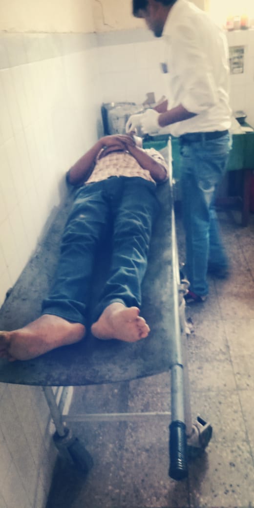 कुत्ते को बचाने में बाइक सवार सहित तीन घायल।