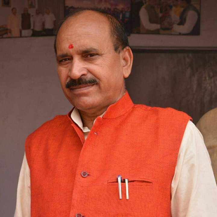 संतराज यादव के एल.डी. बी.का चेयरमैन बनने पर डीसीएफ चेयरमैन ने दी बधाई।