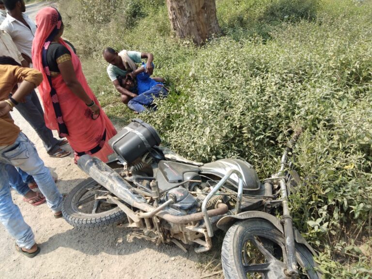 कार की चपेट में आया युवक, घायल ।