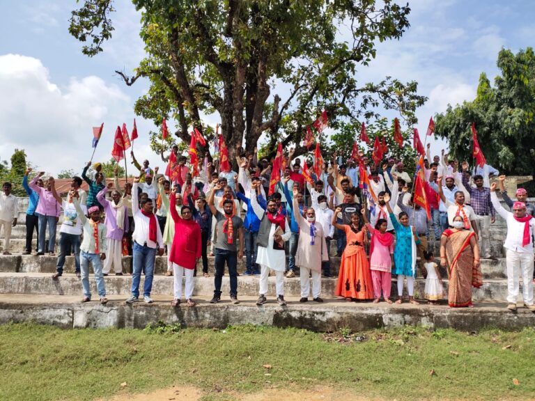 बिगड़ती कानून व्यवस्था को लेकर भागीदारी संकल्प मोर्चा के कार्यकर्ताओं ने जुलूस निकाल प्रदर्शन कर सौंपा ज्ञापन।