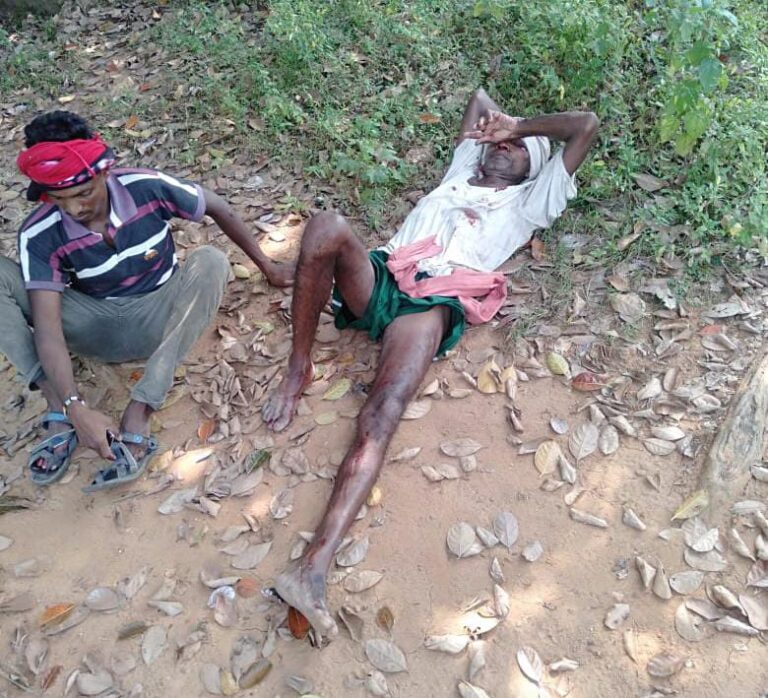 दो बाइक के आपसी भिड़ंत में चार लोग गम्भीर रूप से घायल, जिला अस्पताल रेफर।