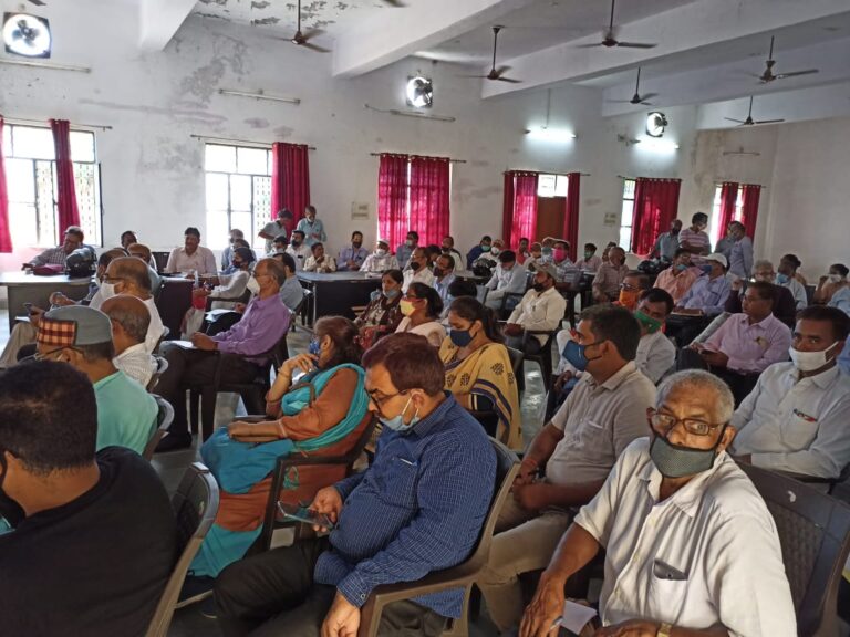 School Reopen-: 19 अक्टूबर से दो पालियों में चलेगा विद्यालय, 50% से अधिक विद्यार्थियों के प्रवेश पर रोक- जिला विद्यालय निरीक्षक सोनभद्र। 