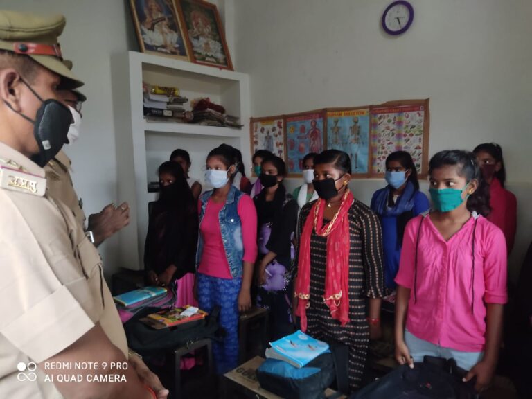 मुख्यमंत्री उत्तर प्रदेश के पहल पर “मिशन शक्ति ” की पड़ताल में पुलिस ने कोचिंग सेन्टरों में जागरूकता अभियान चलाया।