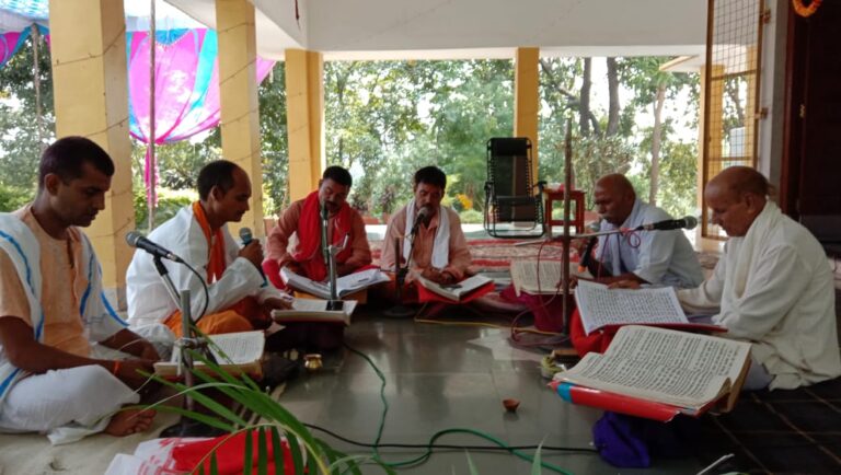 53 वे स्थापना दिवस के शुभ अवसर पर अचलेश्वर महादेव मंदिर मे रुद्राभिषेक नवाह्न पारायण यज्ञ किया गया आयोजन।