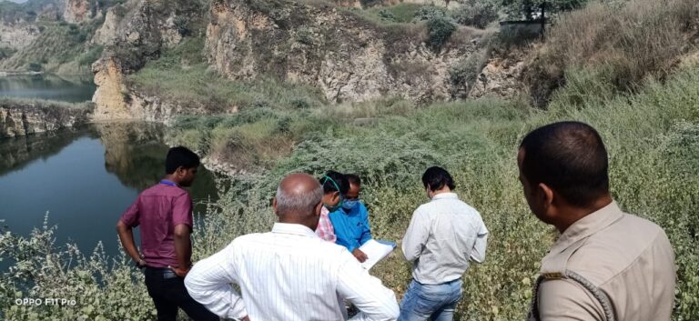 वन,प्रदूषण व पावर प्लांट की संयुक्त टीम ने बिल्ली मारकुंडी खनन क्षेत्र में बने खदानों का खाई का निरीक्षण किया।