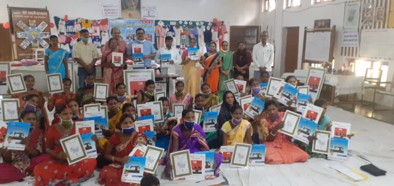 सरकार स्किल इण्डिया के सपनों को संस्था के सहयोग से हुनर को जमीन पर उतार सकती है।