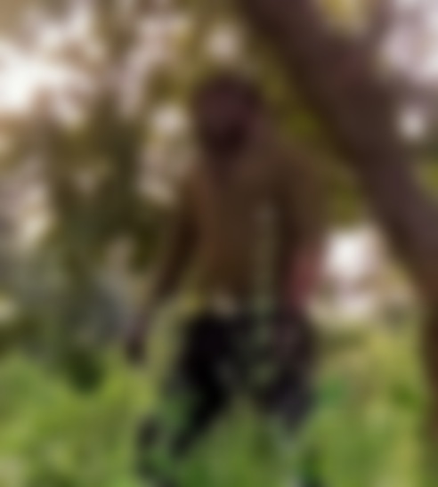 पत्नी से फोन पर बहस के बाद व्यक्ति ने पलास के पेड़ में फाँसी लगाकर किया जीवनलीला समाप्त।