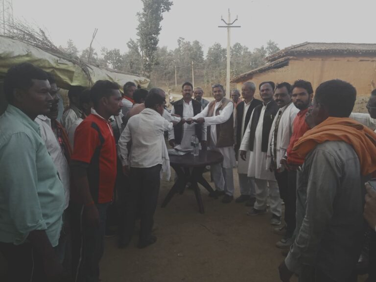 पूर्व मंत्री विजय सिंह गोड़ ने किया करहिया ,बोधाडीह का दौरा।