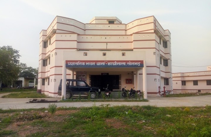 लूटपाट का प्रयास करने के मामले में दो के विरुद्ध मुकदमा पंजीकृत कर तालाश जारी।