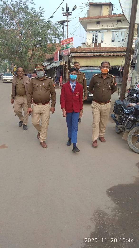 दुद्धी -: नौंवी का छात्र बना एक दिन का कोतवाल ,समझी पुलिस की कार्यप्रणाली