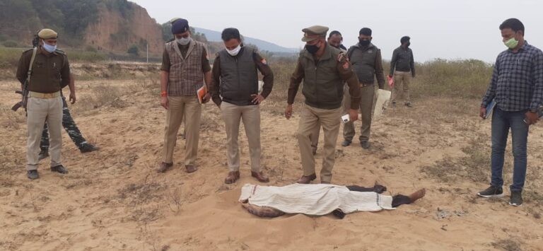 ब्रेकिंग -: गुमशुदा किशोरी की हुई हत्या बालू में ढका हुआ मिला शव, क्षेत्र में हड़कंप।