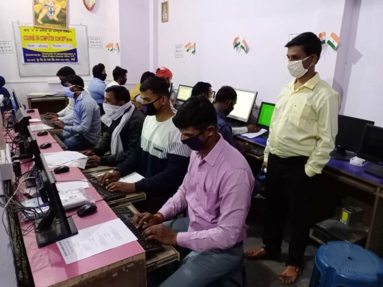 सोनभद्र बीआरसी कार्यालयों में कार्यरत कार्यालय सहायकों का कम्प्यूटर प्रशिक्षण प्रारंभ।