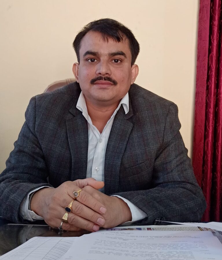 ठंड में जरूरतमन्दों के राहत के लिए 1800 कम्बल पहुँचा दुद्धी तहसील मुख्यालय।