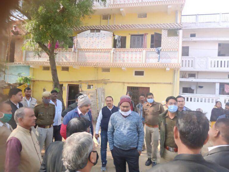 उप जिलाधिकारी रमेश कुमार ने कोर्ट परिसर से जुड़ी अनेक कार्यो हेतु तहसीलदार को निर्देशित किया।