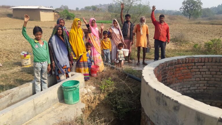 कुएं की मरम्मत को लेकर रहवासियों ने उठायी आवाज, पानी की किल्लत का सामना करना पड़ रहा है।