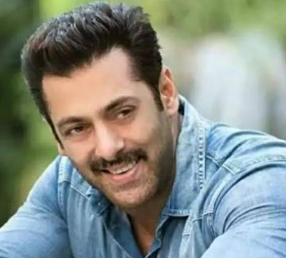 इतिहास में आज का दिन:– क्या आप जानते है प्रसिद्ध बॉलीवुड अभिनेता सलमान खान का जन्मदिन ??