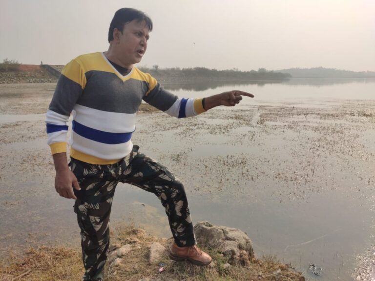 भोजपुरी फ़िल्म बुड़ुआ का आतंक की शूटिंग आज चौथा दिन -: फ़िल्म के नायक ने अपना रोल प्ले करते हुए बोले कई उत्तेजित डायलॉग।