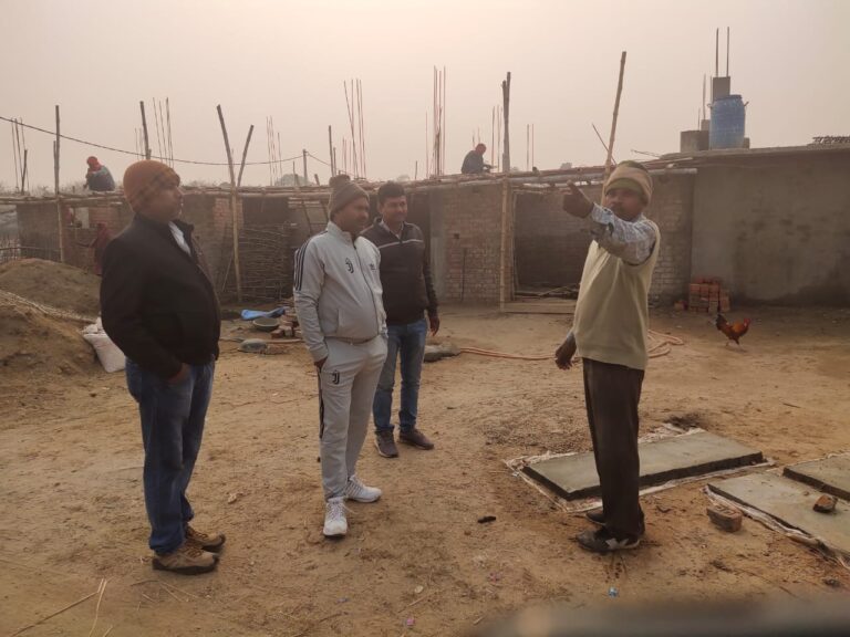 कनहर परियोजना का हाल जानने अलसुबह पहुंचे उपजिलाधिकारी रमेश कुमार।