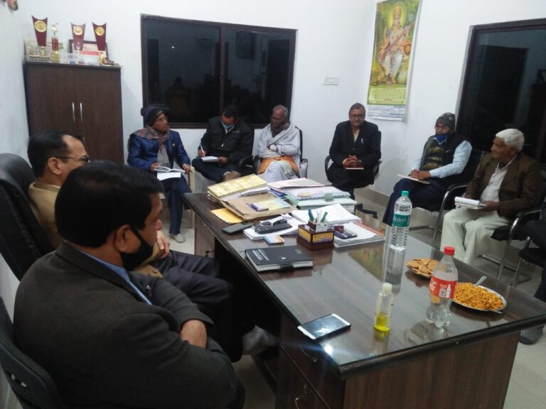 नव वर्ष पर हुआ काव्य गोष्ठी का आयोजन, कविता,गजल और मुक्तक से बंधा शमा।