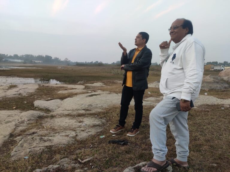 दुद्धी में हॉरर भोजपुरी फिल्म “बुडूआ का आतंक” की शूटिंग आज आठवा दिन, हीरो के अभिनय पर दर्शको में उत्साह दिखा।