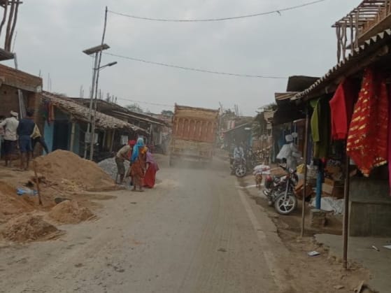 बभनी:- ओवरलोड बालू की 16 गाड़ियां सीज, भाजपा अध्यक्ष ने कहा सीमाओं पर आवश्यक है बैरिकेडिंग, होनी चाहिए जांच और कार्यवाही।