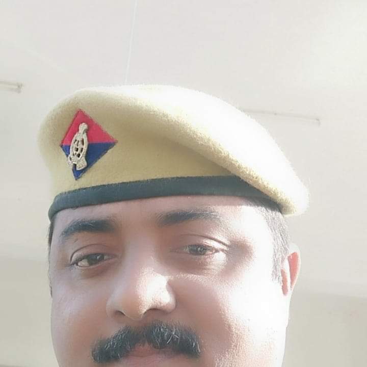 डाला चौकी पर तैनात कांस्टेबल गुमशुदा, चोपन थाना में कॉन्स्टेबल की पत्नी ने गुमशुदगी की रिपोर्ट दर्ज कराई। ।