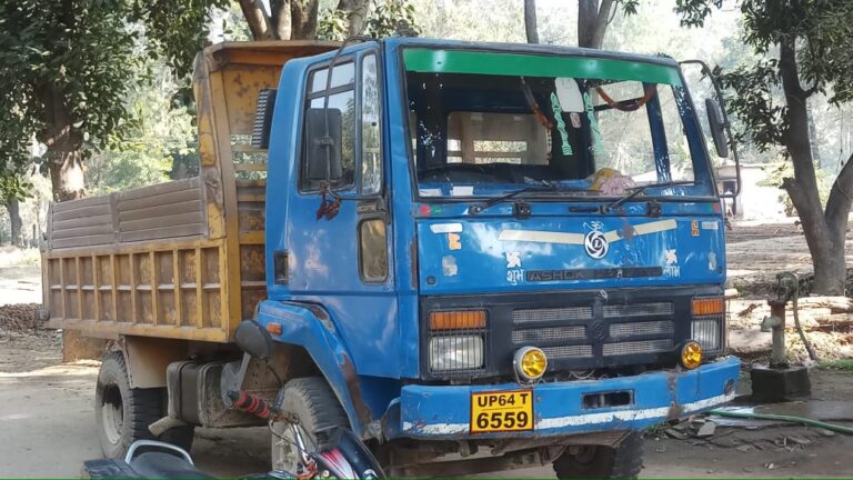 विंढमगंज रेंज में अवैध परिवहन में लिप्त दो वाहन धराए, हड़कम्प।