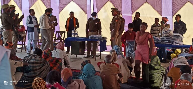 पुलिस अधीक्षक के द्वारा कोरची मे गरीबों को कम्बल वितरण किया गया|