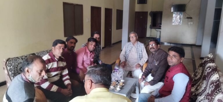 स्वतंत्र पत्रकार समिति दुद्धी के अध्यक्ष जितेंद्र कुमार चंद्रवंशी व महामंत्री जगत नारायण विश्वकर्मा चुने गए।