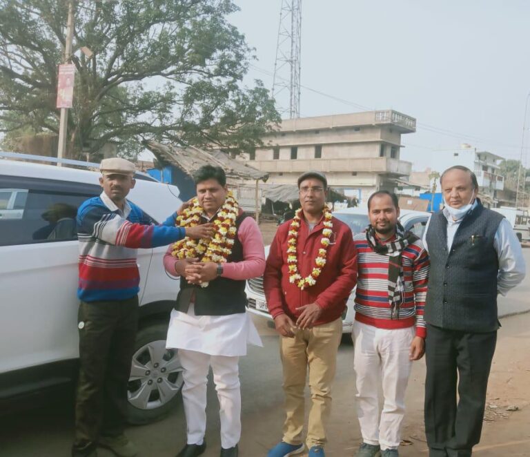 म्योरपुर ब्लॉक में देवरी पहुँचे प्रदेश संगठन मंत्री योगेश पांडेय, कहा शिक्षकों की समस्या का समाधान कराना हमारी प्रथम वरीयता ।