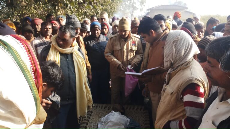 फांसी लगाकर अधेड़ ने की आत्महत्या।