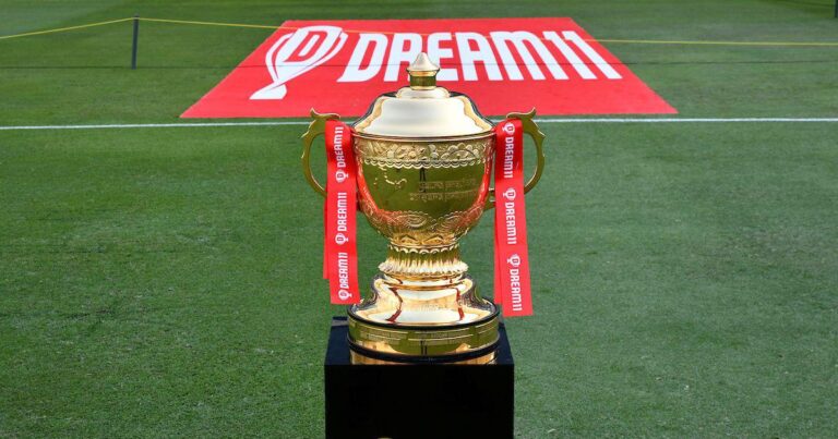 IPL 2021-: सभी फ्रेंचाइजी ने रिलीज और रिटेन किया प्लेयर, देखें पूरी टीम ने क्या किए बदलाव।