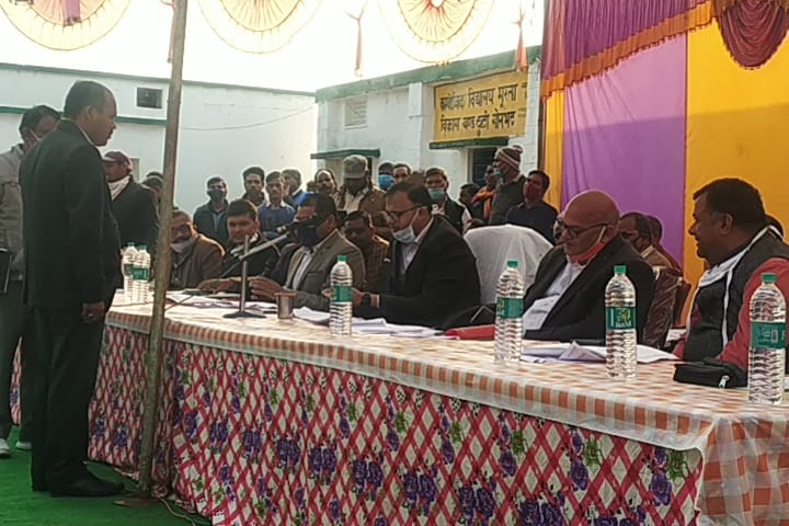 दुद्धी विकास खंड के मूरता गांव में हुआ जन चौपाल का आयोजन।