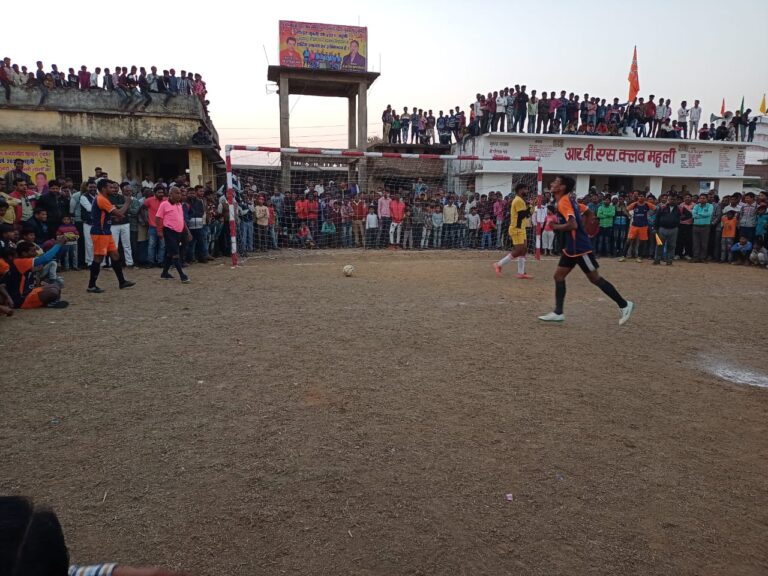 अन्तर्राज्यीय फुटबॉल टूर्नामेंट में जयंत ने आजमगढ़ व विश्रामपुर ने बाबतपुर को एक एक गोल से हराया।