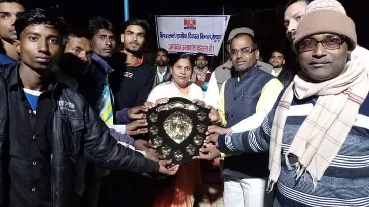 असनहर में एक दिवसीय बॉलीबाल प्रतियोगिता में मूरता ने बकरीहवां को फाइनल मुकाबले में हराया।