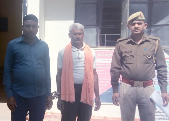 जोरुखाड़ निवासी विनोद यादव व महुली निवासी इनताफ को पुलिस ने किया गिरफ्तार